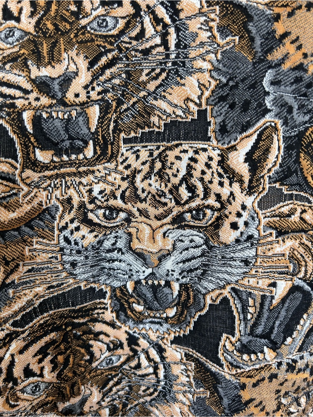 Zara Men's Jacquard Roaring Tiger Animal
Graphic Sweater Rare Size XL - Picture 8 of 8